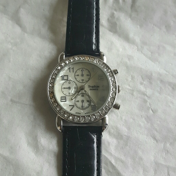 Pretty watch - Picture 2 of 2