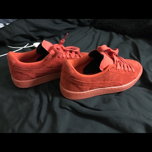 womens puma suede athletic shoe