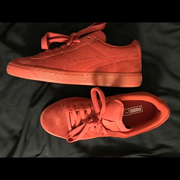 womens puma suede athletic shoe