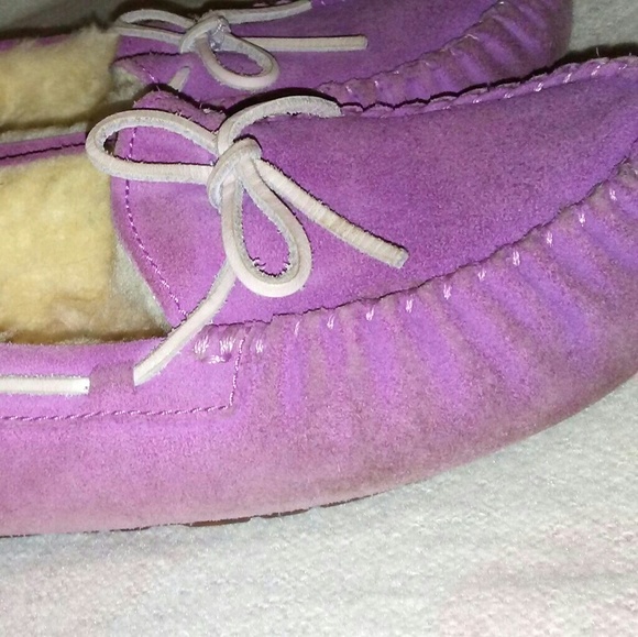 Pink uggs - Picture 3 of 5