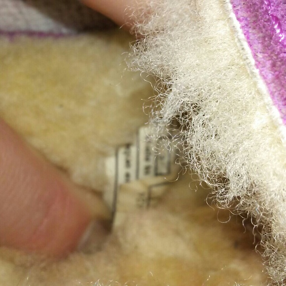 Pink uggs - Picture 5 of 5