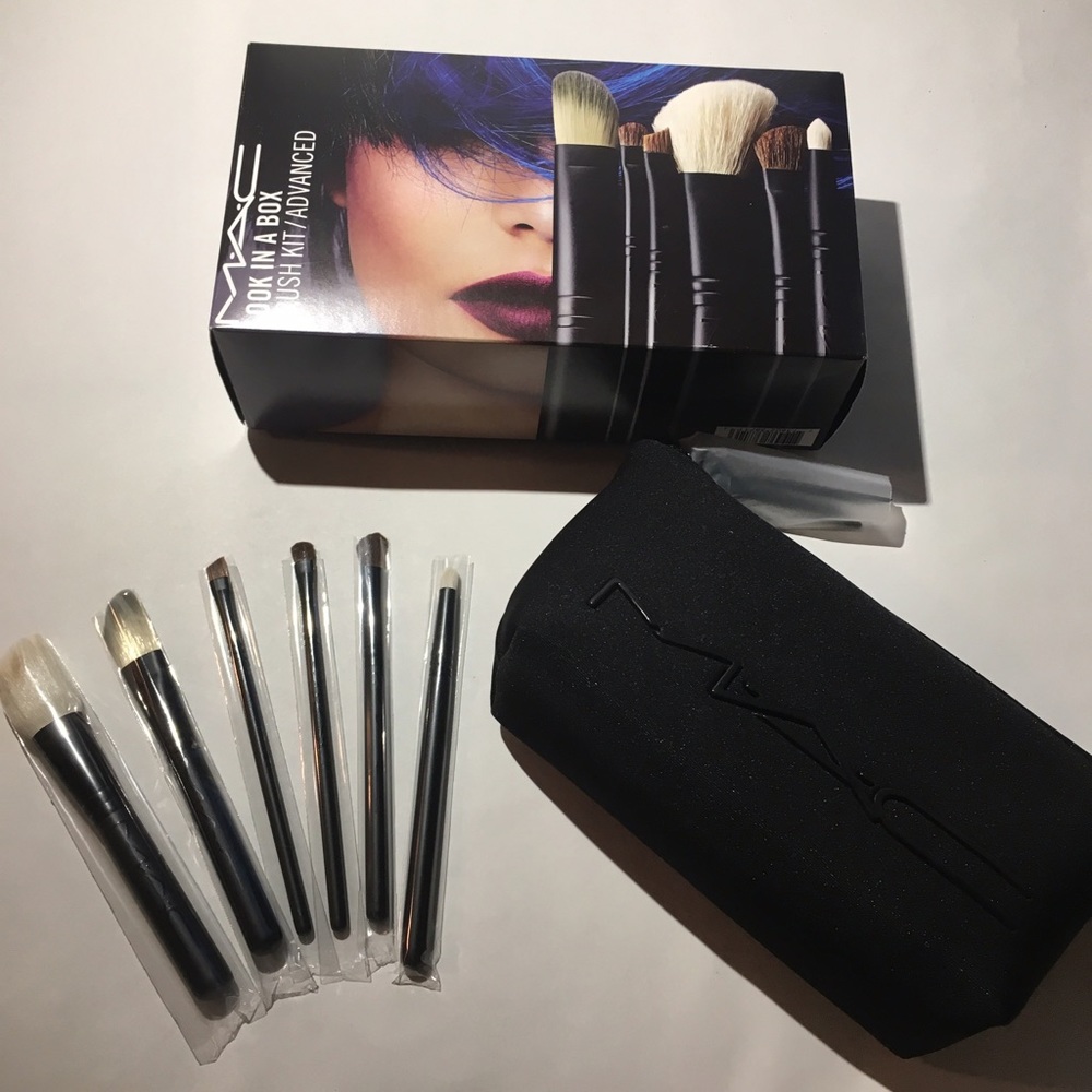 MAC Look In A Box Advanced Brush Set