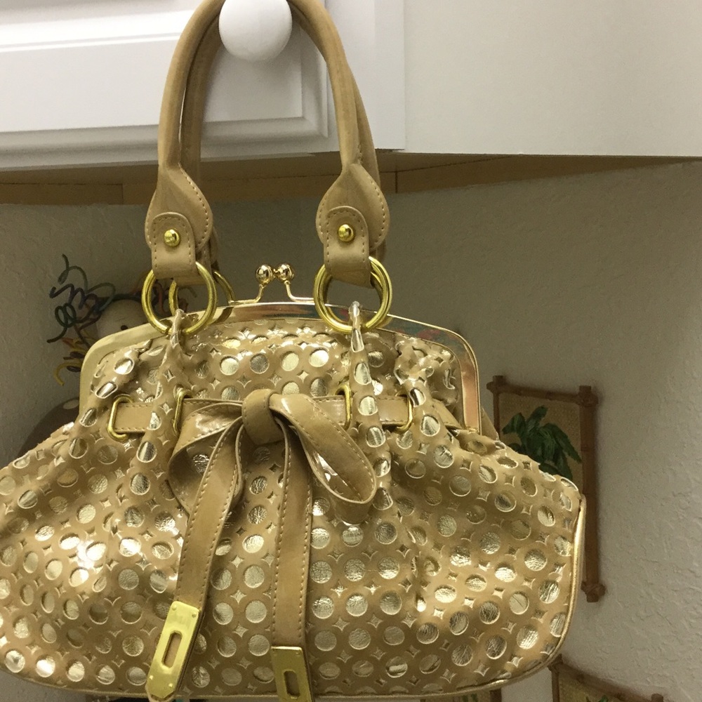 PURSE OFFERS ACCEPTED❌PRICE DROP‼️LEAVING CLOSET🚨