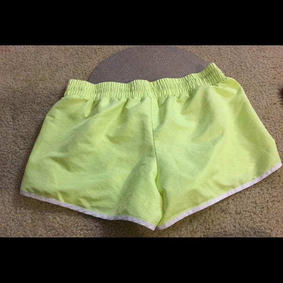 Danskin Now Shorts Sz XL - Picture 2 of 2