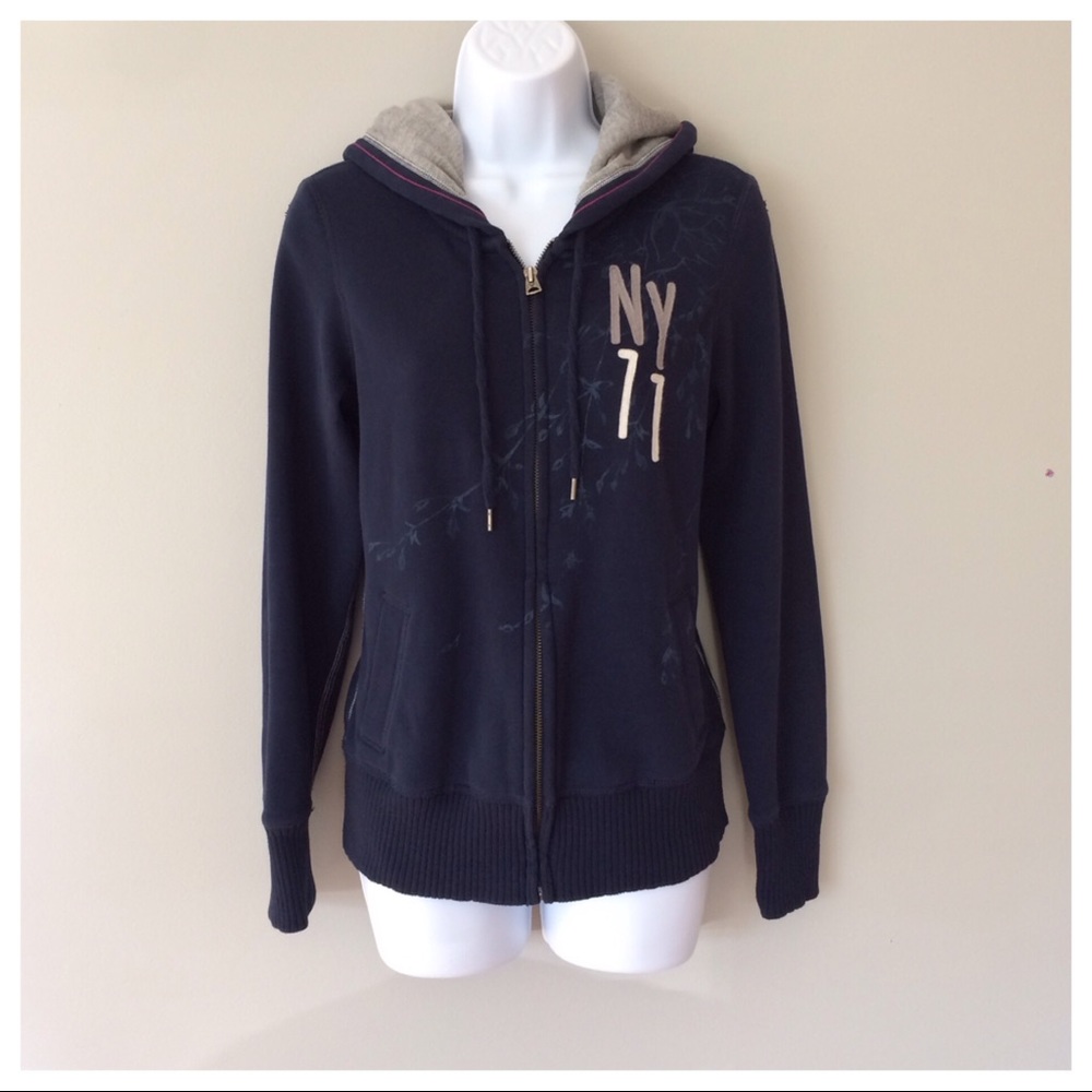 American Eagle sweatshirt.