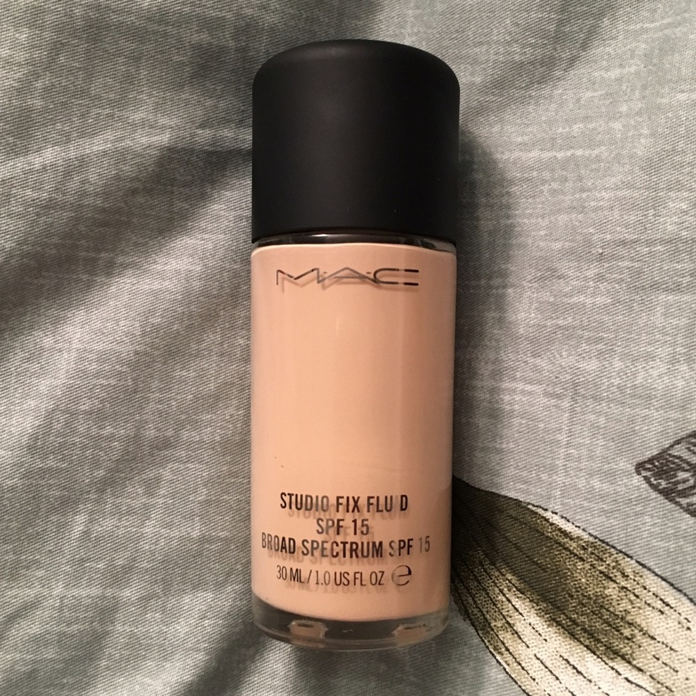 *FINAL PRICE* MAC Studio Fluid Fix Foundation