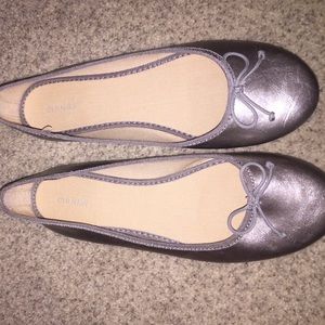 size 9 old navy shiny flats