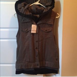 NWT buckle vest