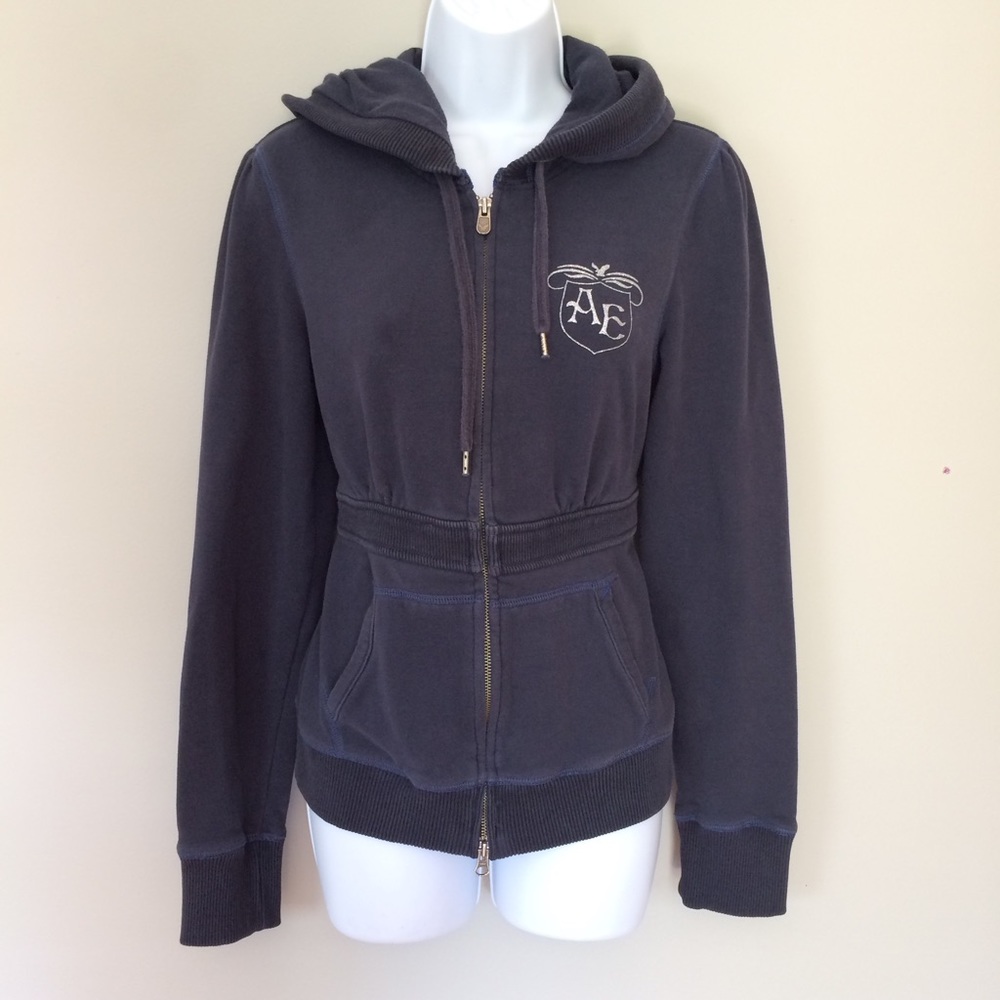 American Eagle sweatshirt.