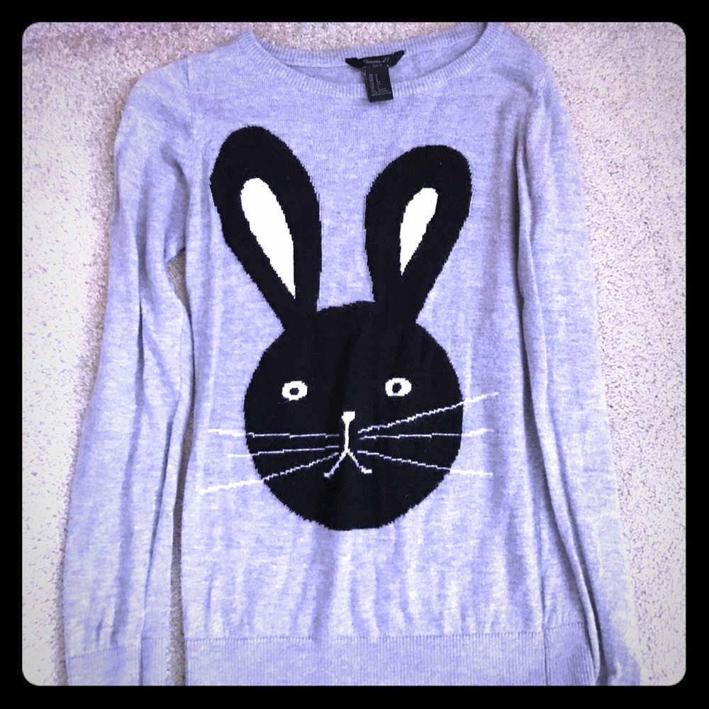 Girls forever 21 gray sweater with bunny