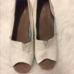 White glitter tom wedges