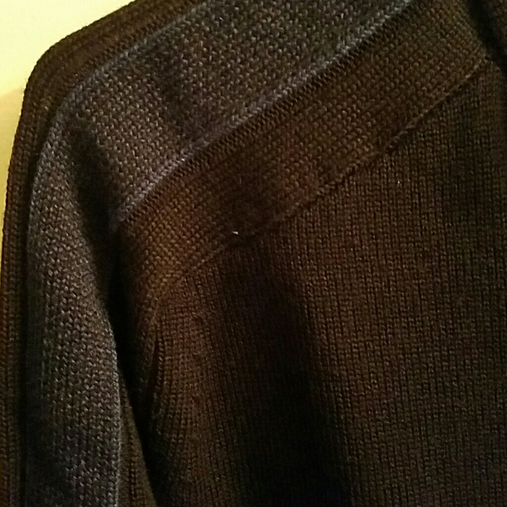 Medium black button down men's sweater