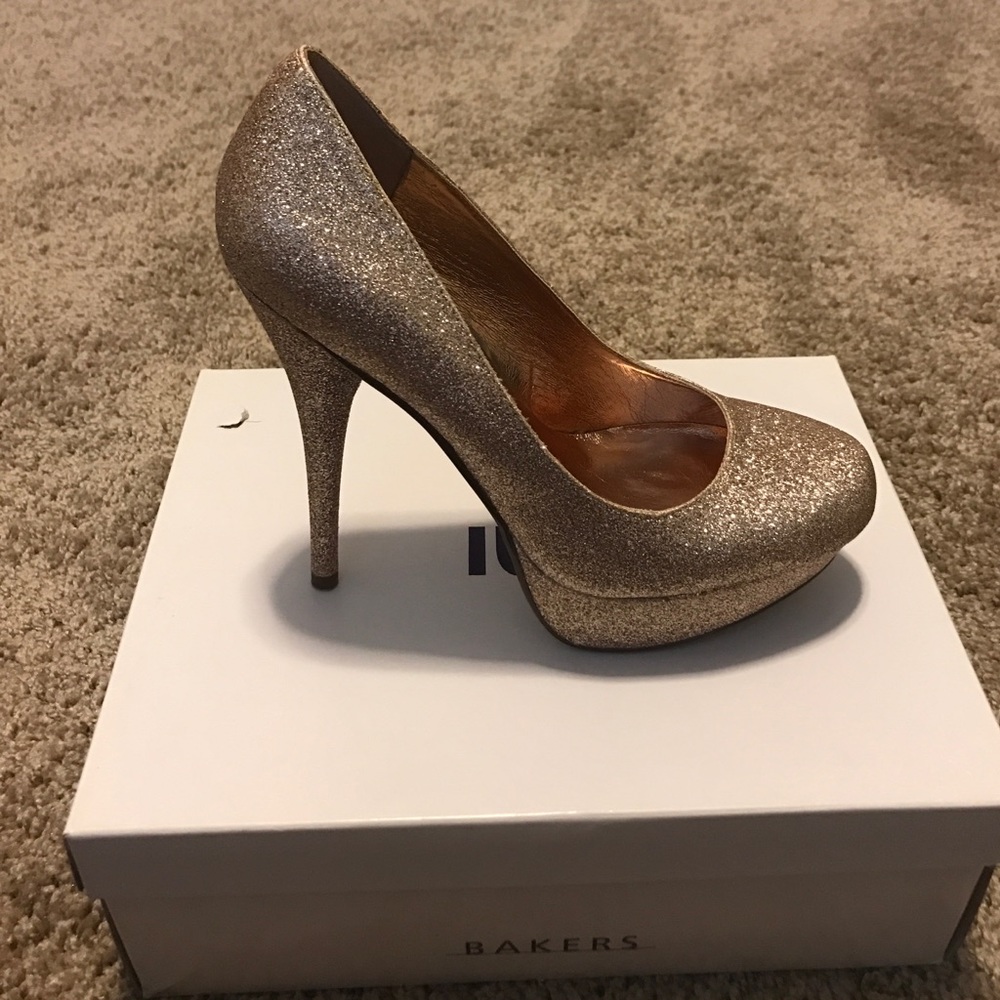 Worn only once. Size 8 gold glitter Bakers shoes