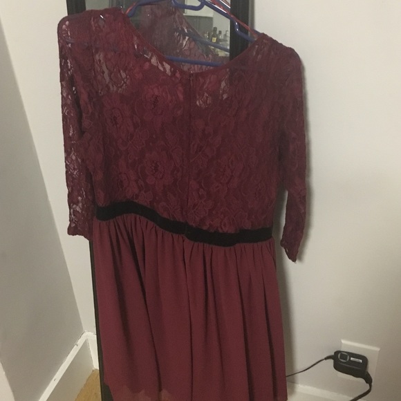 Deep red dress - Picture 2 of 2