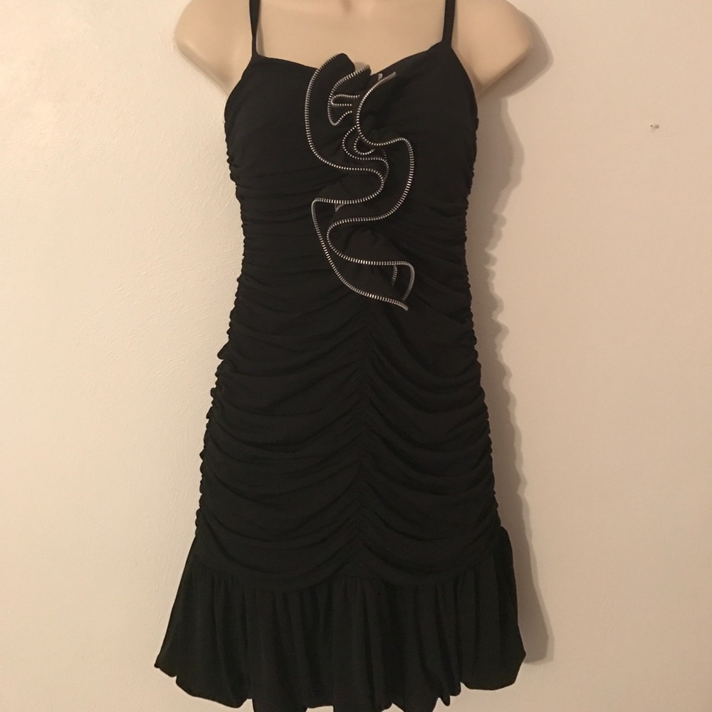 🔥 little black dress