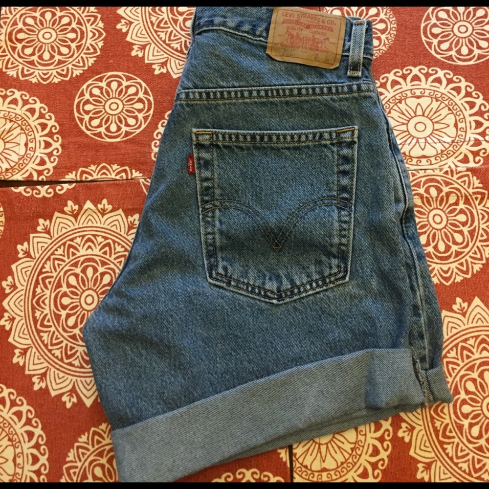 High Waisted Levi Jean Shorts