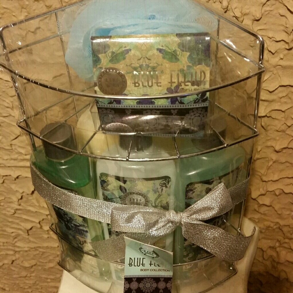women's bath basket