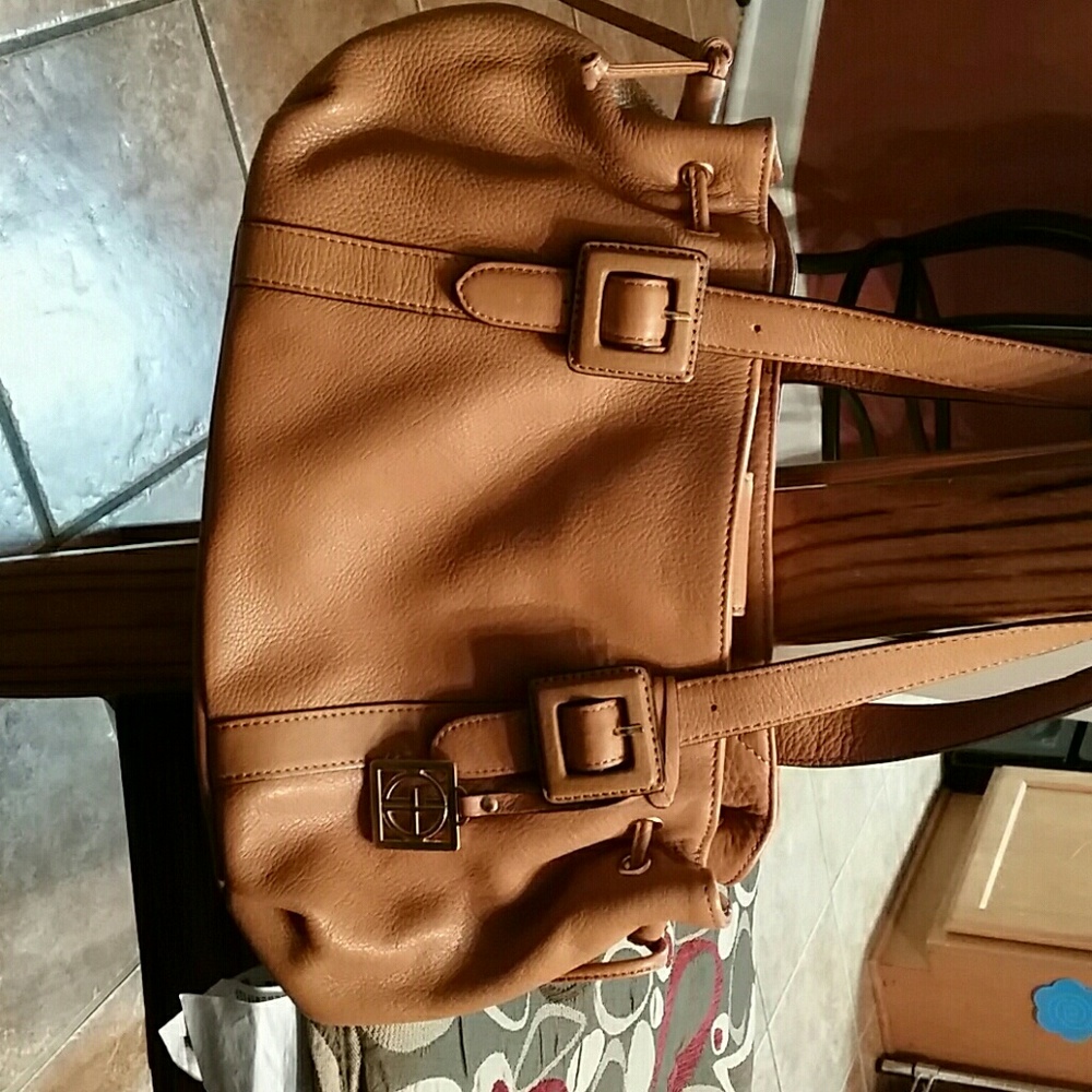GB  Cognac soft leather satchel
