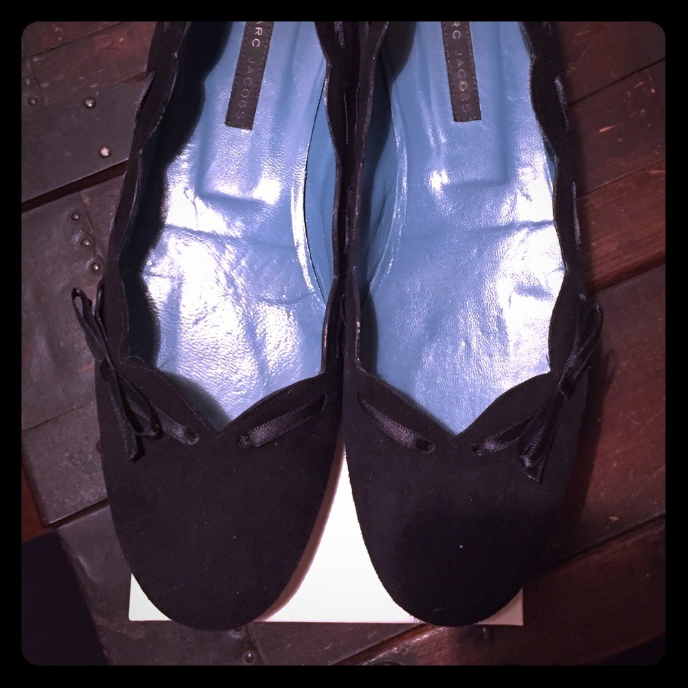 Marc Jacobs black suede flats