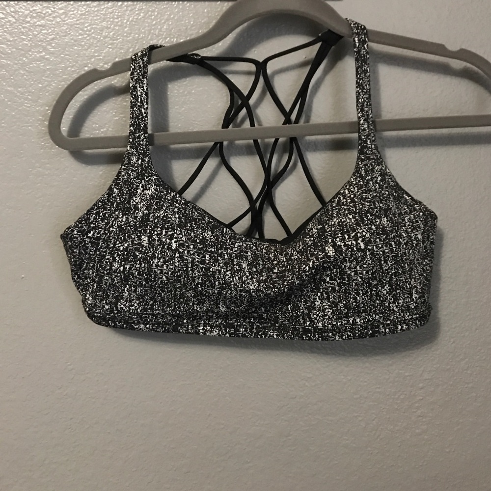 Lululemon sports bra