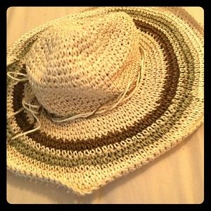 Straw floppy hat