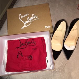 **AUTHENTIC Christian Louboutin Pigalle **