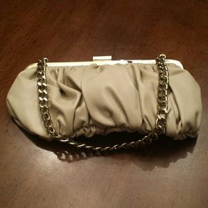 Metro 7 leather clutch