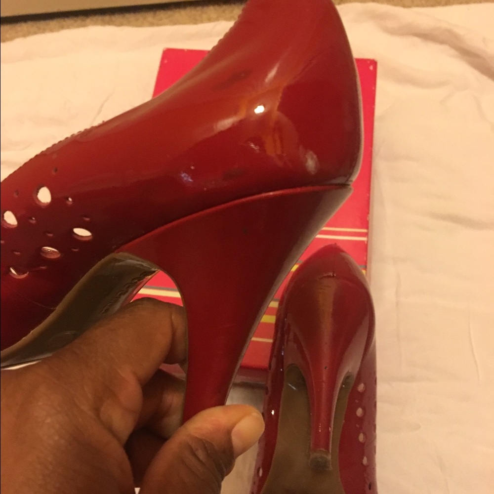 ❤️ Red High Heels❤️ - Picture 3 of 4