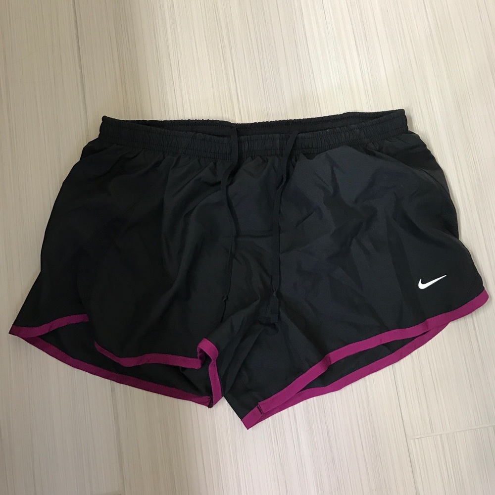 Nike running shorts size medium