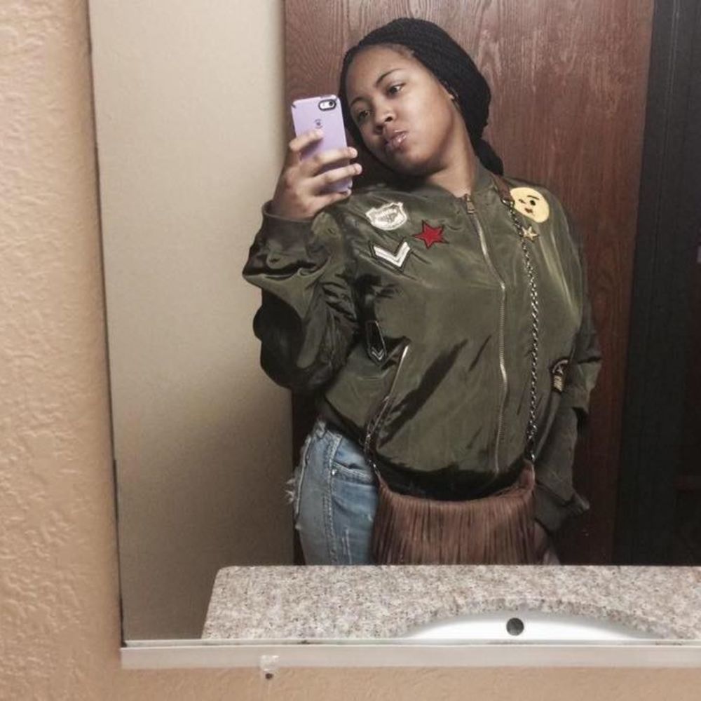 Meet your Posher, Eshaa
