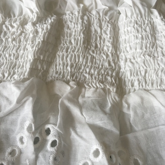 🌿HP🌿Fitted Eyelet Lace Off Shoulder Prairie Top - Picture 4 of 5