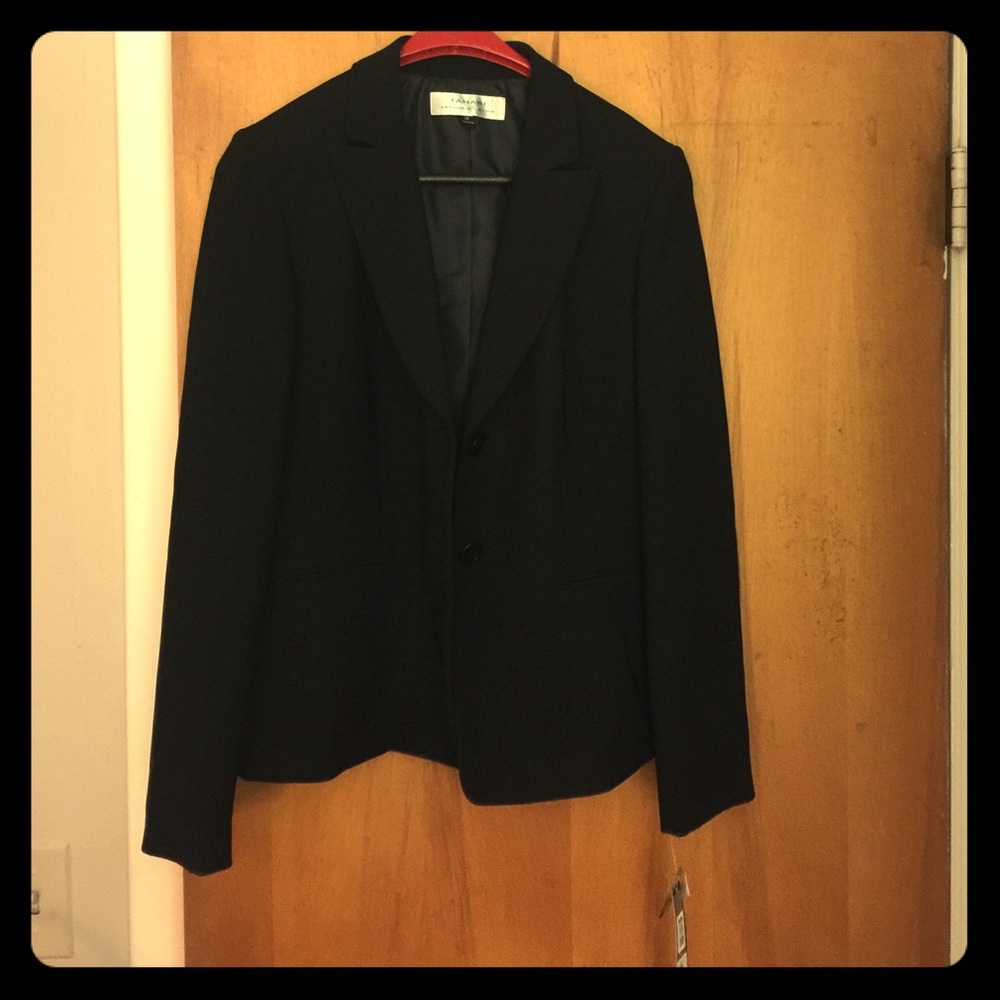 BNWT AMAZING Black Tahari Blazer!!😍😳😳😳😳