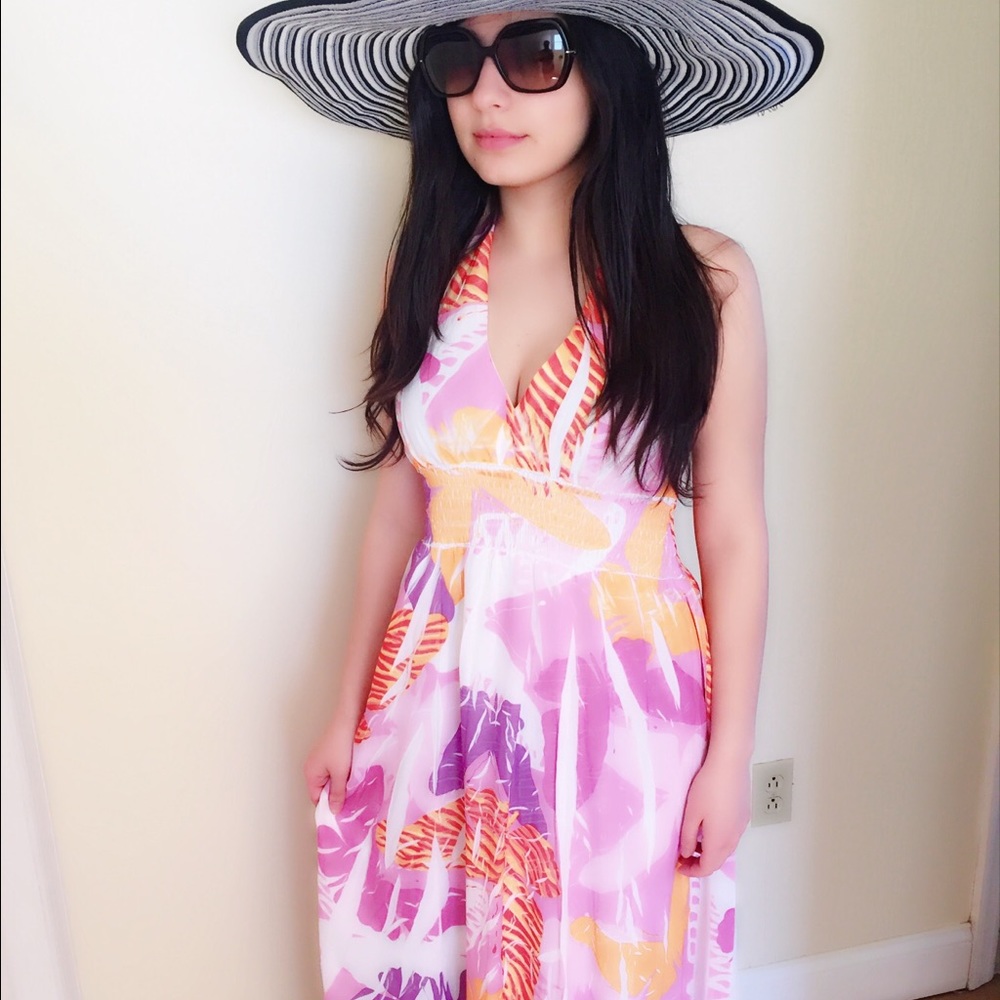 Pretty & colorful summer/beach halter maxi dress
