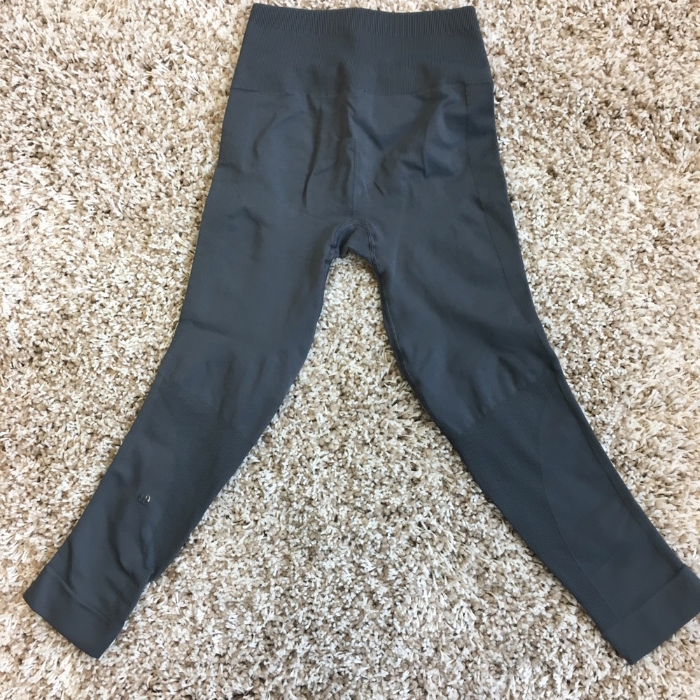 Lululemon Zone-In 7/8 Crop Hi-Rise Leggings