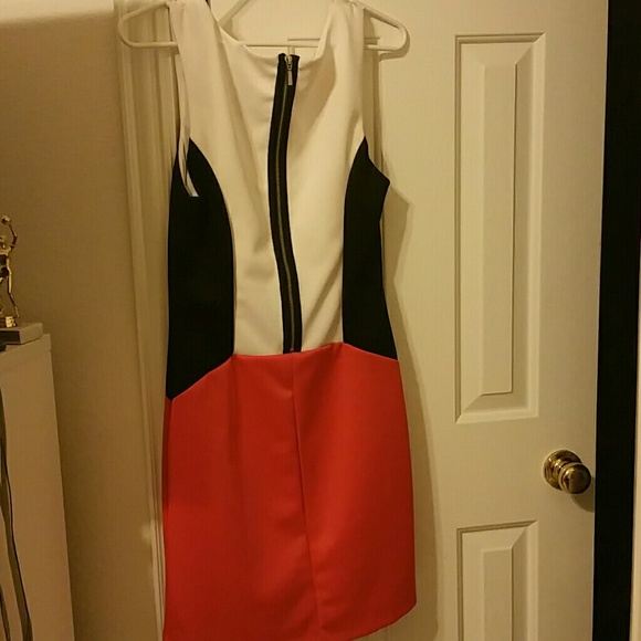 Dress - Picture 2 of 4