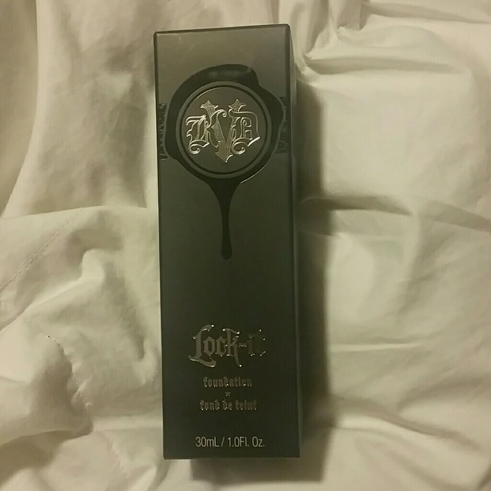Kat Von D Lock It Foundation