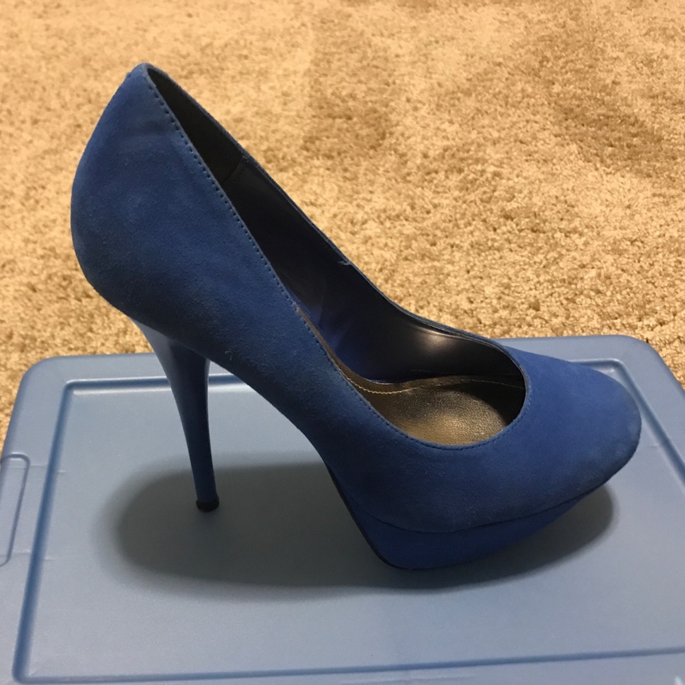 Blue platforms
