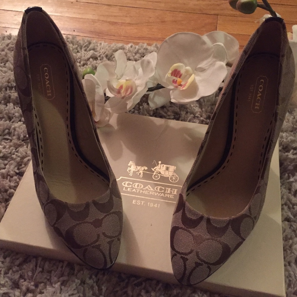 Authentic coach shoes 👠