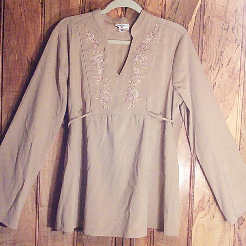 Maternity shirt