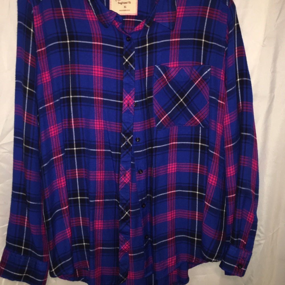 Arizona brand plaid button up shirt.