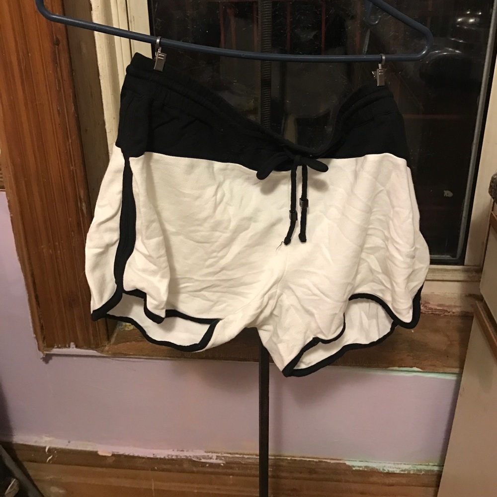 Michael kors gym/bootie shorts