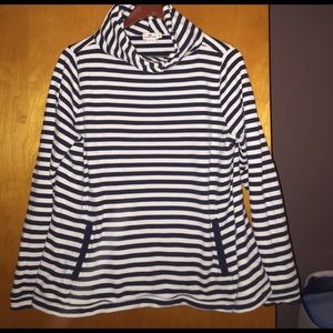 Vineyard Vines Cowl Neck sweatshirt