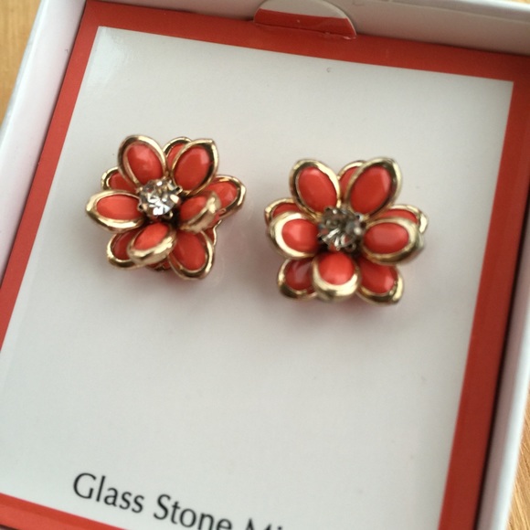 New coral and gold glass stone flower earrings - Picture 2 of 3