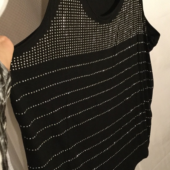 Fenn Wright mason 3x Black/silver stud detail tank - Picture 2 of 5