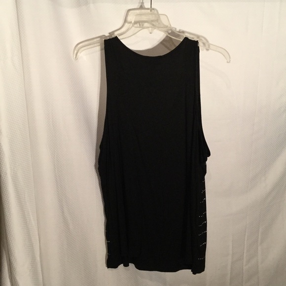 Fenn Wright mason 3x Black/silver stud detail tank - Picture 3 of 5