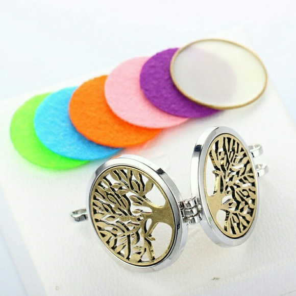 Restocked! SILVER Tree of Life Diffuser Necklace - Picture 4 of 7