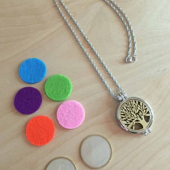 Restocked! SILVER Tree of Life Diffuser Necklace - Picture 7 of 7