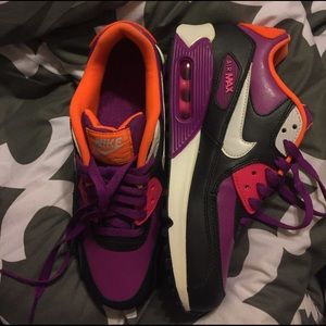 BRAND NEW NEVER WORN! Authentic Nike Air Max 90's