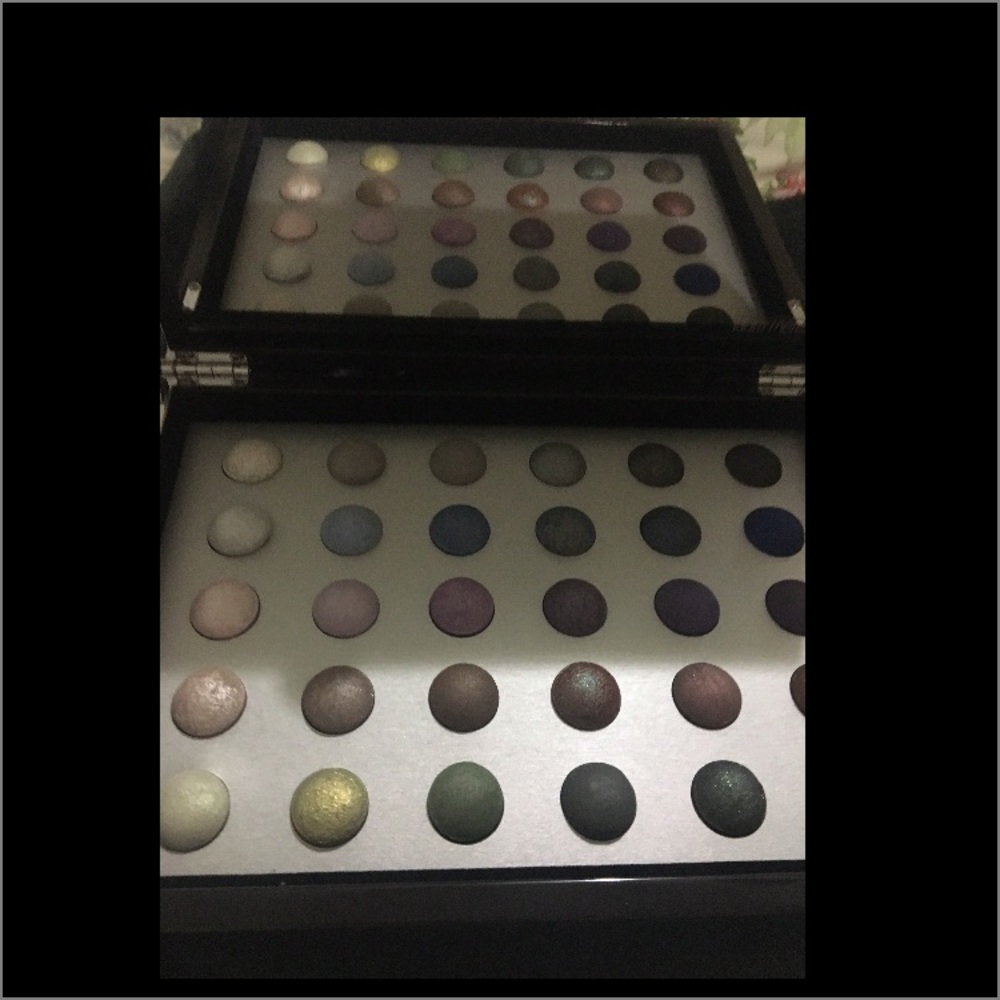 Laura Mercier Luxurious Baked Eye Palette