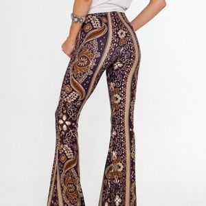 Novella Royale Janis Bells in Plum Moonshine